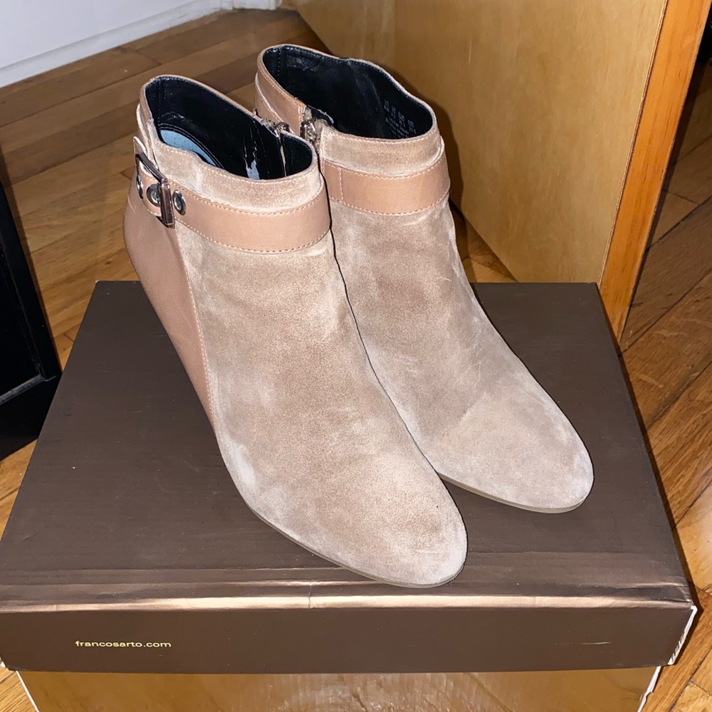 Suede wedge boots
